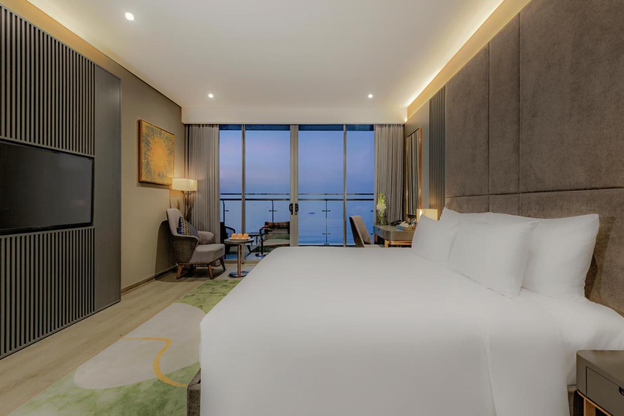 Le Sands Oceanfront Danang Hotel Da Nang Exterior foto