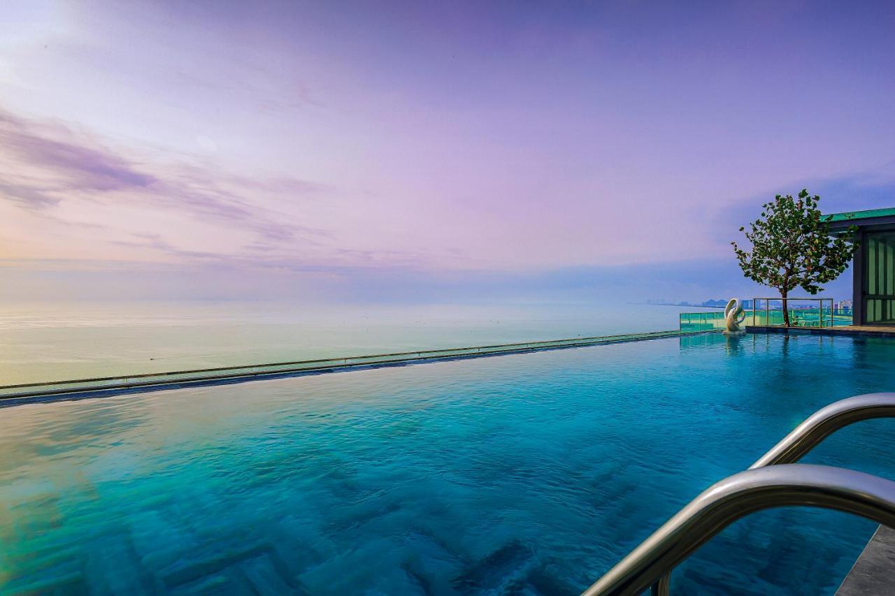 Le Sands Oceanfront Danang Hotel Da Nang Exterior foto