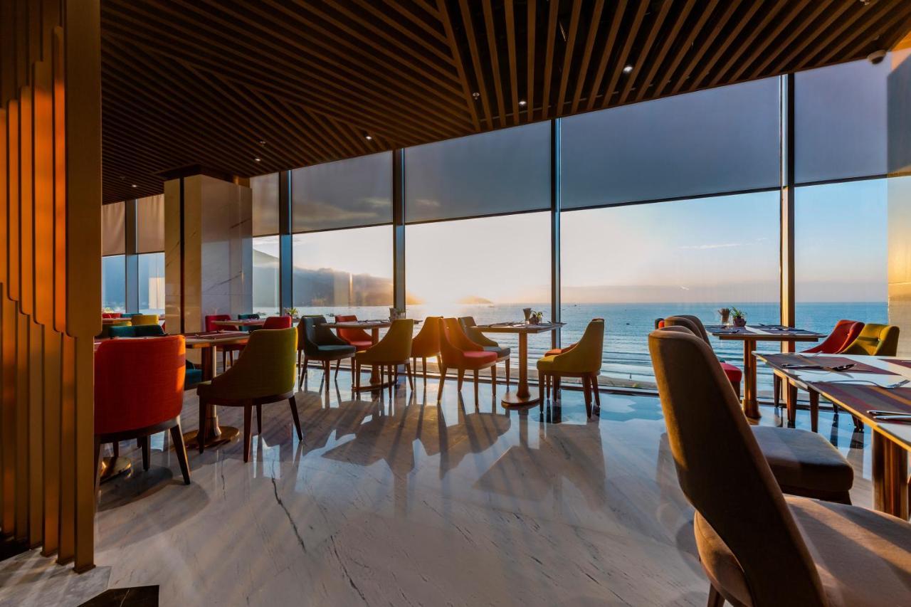 Le Sands Oceanfront Danang Hotel Da Nang Exterior foto