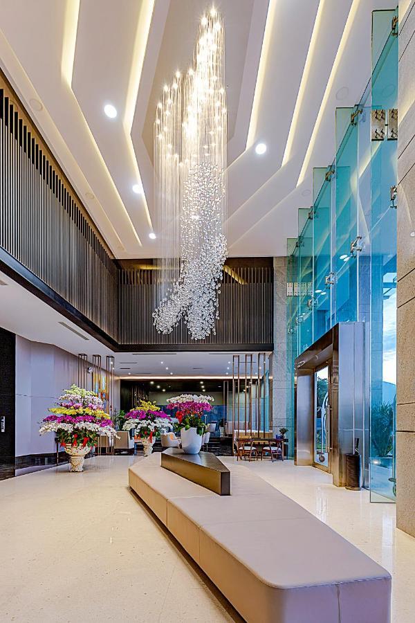 Le Sands Oceanfront Danang Hotel Da Nang Exterior foto