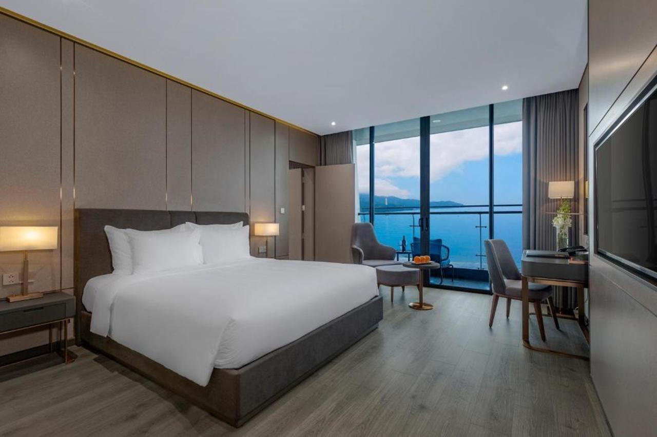 Le Sands Oceanfront Danang Hotel Da Nang Exterior foto